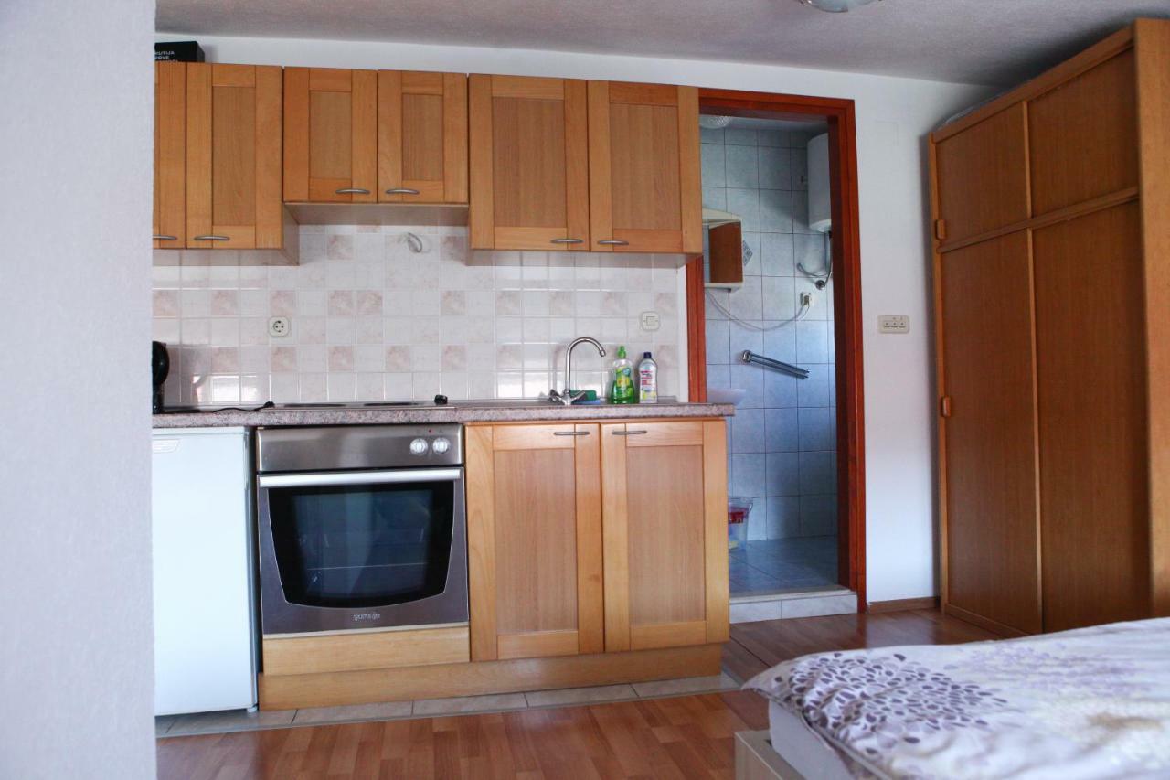 Apartmani Petricevic Водице Екстериор снимка
